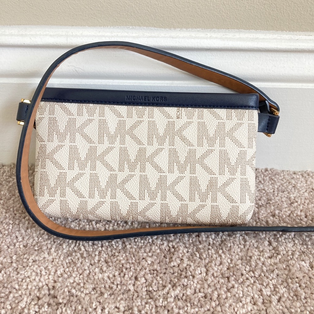 Michael Kors Signature Belt bag, navy and vanilla